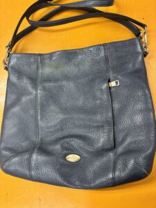 【 バック 修理】COACH バック スレ傷、角の色はげ、染め直し補修