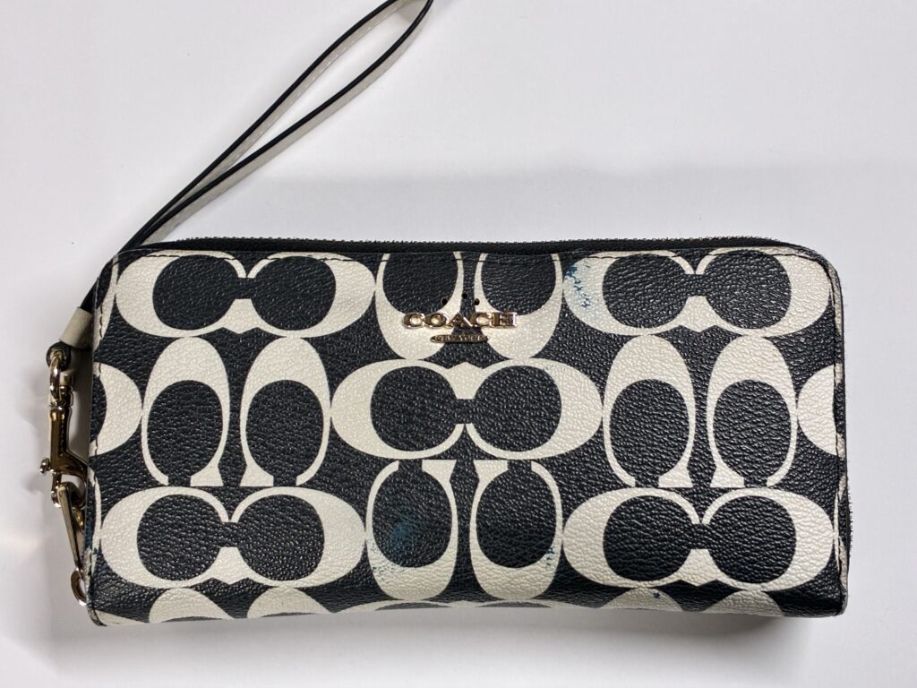 COACH 長財布 汚れ クリーニング